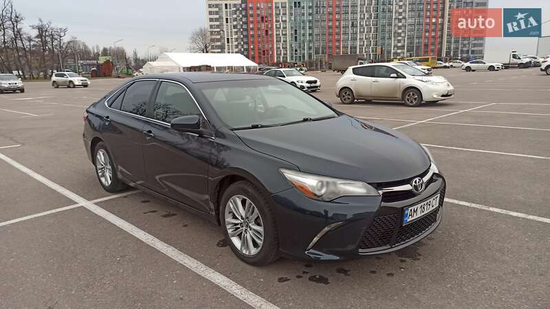 Седан Toyota Camry 2014 в Києві