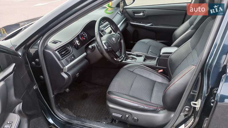 Седан Toyota Camry 2014 в Києві