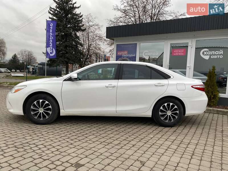 Седан Toyota Camry 2016 в Львове