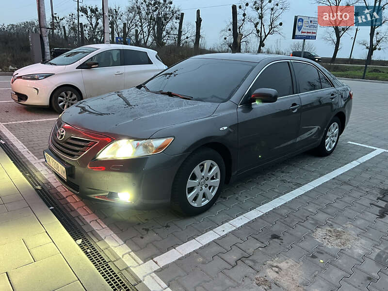 Седан Toyota Camry 2008 в Белогородке