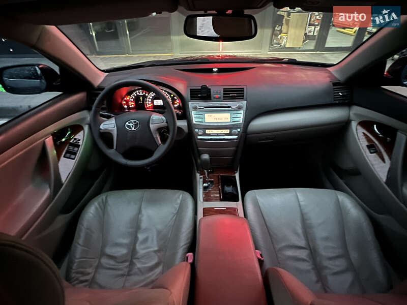 Седан Toyota Camry 2008 в Белогородке