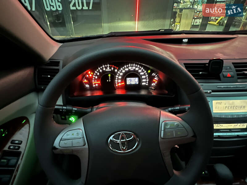 Седан Toyota Camry 2008 в Белогородке