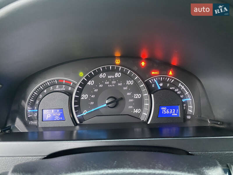 Седан Toyota Camry 2013 в Тернополе