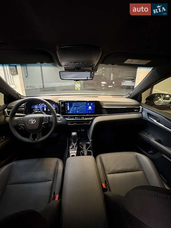 Седан Toyota Camry 2024 в Києві