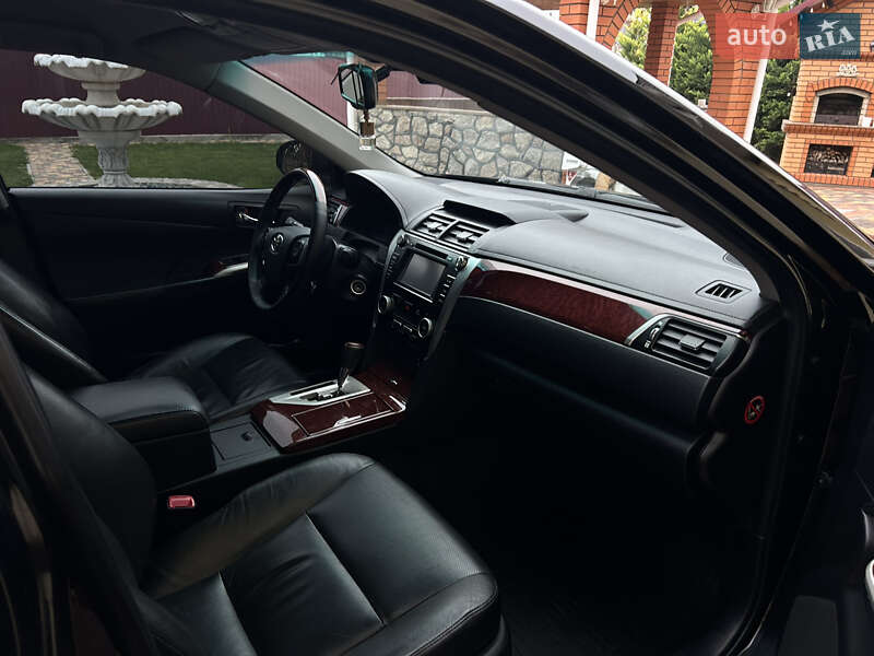 Седан Toyota Camry 2012 в Николаеве