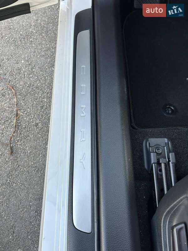 Седан Toyota Camry 2021 в Броварах