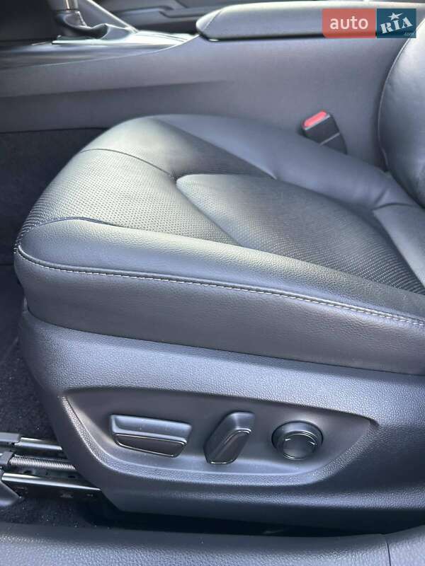 Седан Toyota Camry 2021 в Броварах