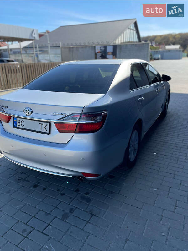 Седан Toyota Camry 2016 в Львове