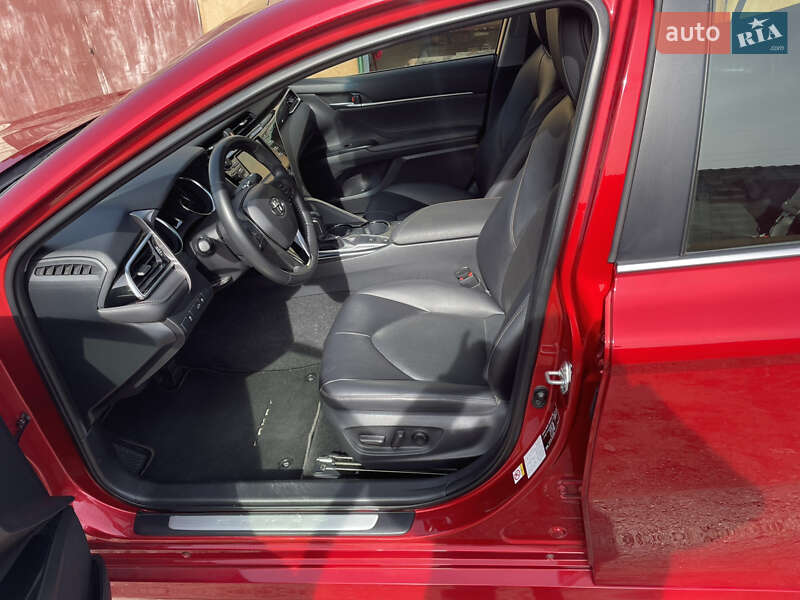 Седан Toyota Camry 2018 в Херсоні