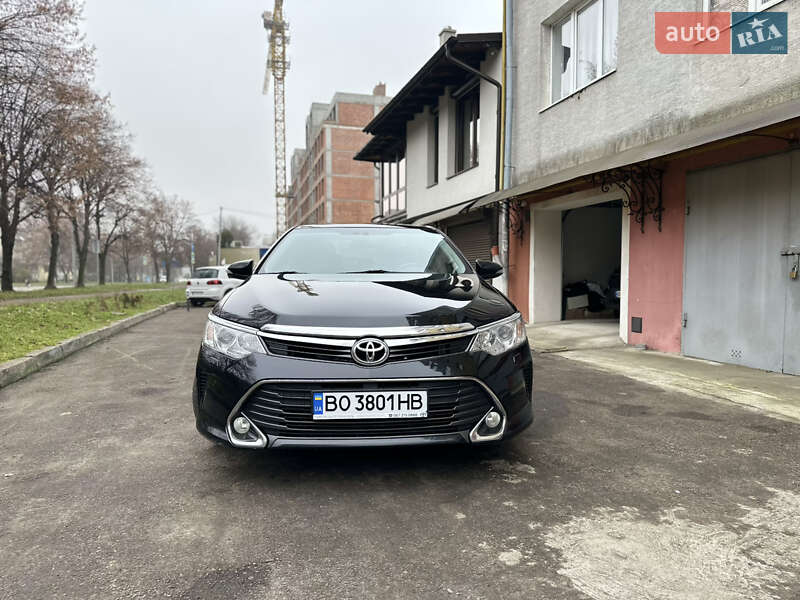 Седан Toyota Camry 2016 в Львове