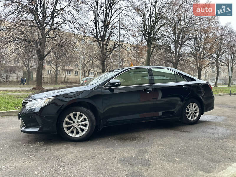 Седан Toyota Camry 2016 в Львове