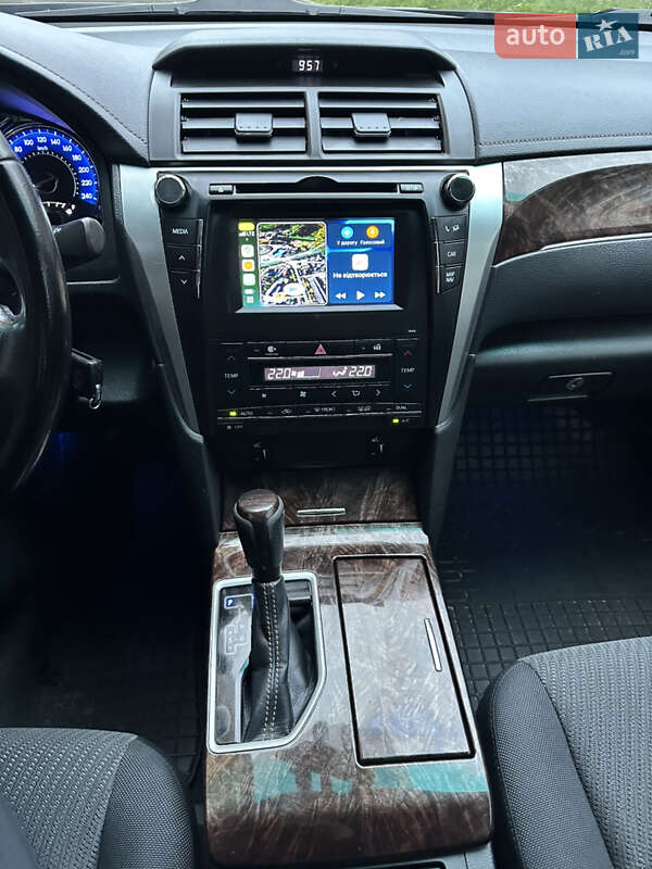 Седан Toyota Camry 2016 в Львове