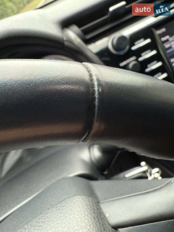 Седан Toyota Camry 2017 в Киеве