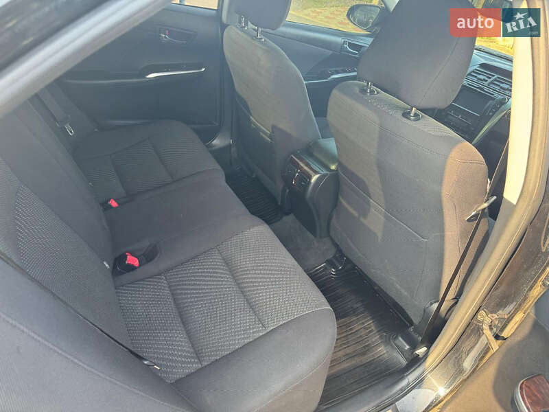 Седан Toyota Camry 2017 в Хмельницком