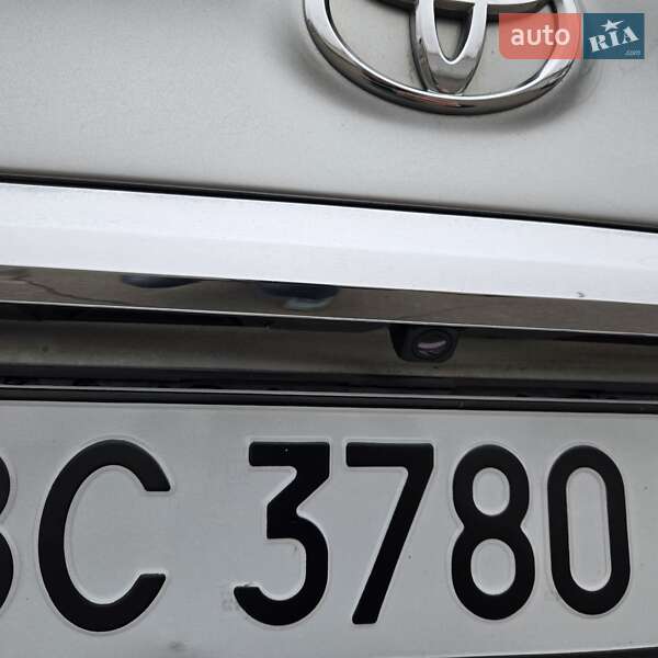 Седан Toyota Camry 2015 в Кривом Роге