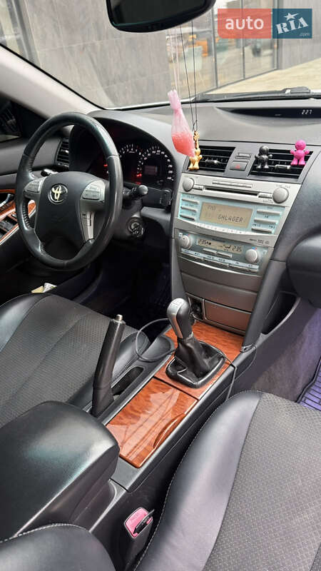 Седан Toyota Camry 2008 в Ужгороді