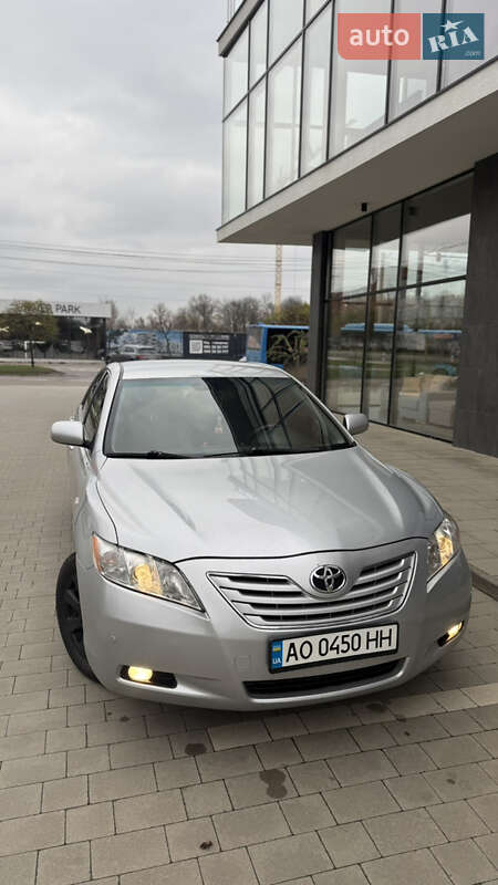 Седан Toyota Camry 2008 в Ужгороді