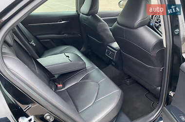 Седан Toyota Camry 2020 в Киеве