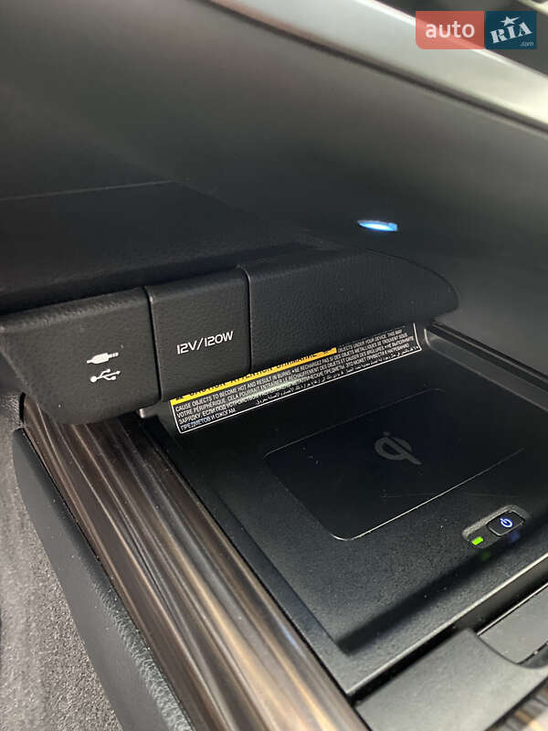 Седан Toyota Camry 2020 в Киеве