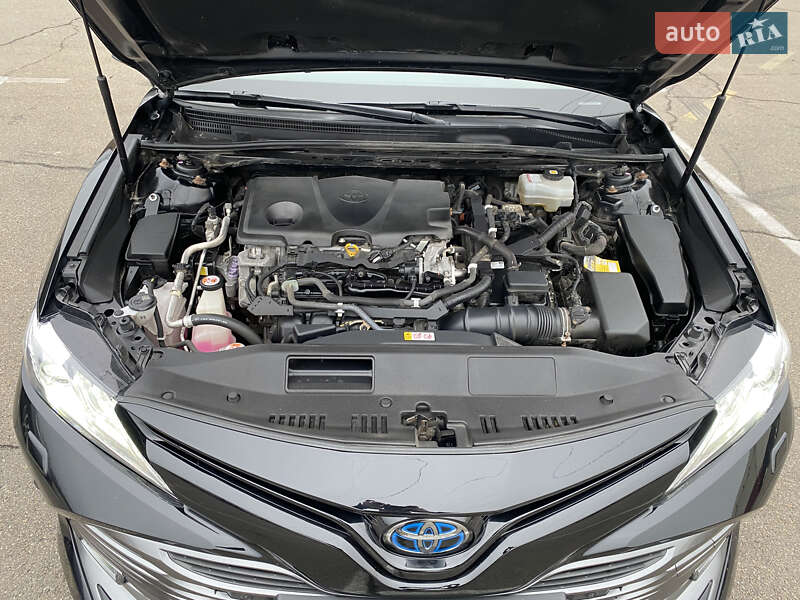Седан Toyota Camry 2020 в Киеве