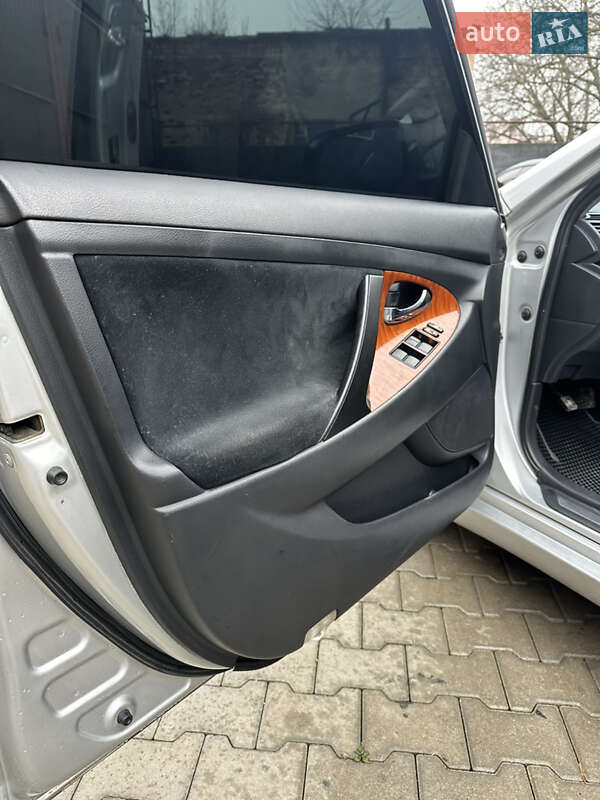 Седан Toyota Camry 2008 в Черновцах