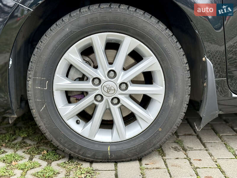 Седан Toyota Camry 2015 в Харькове фото 16 Седан Toyota Camry 2015 в Харькове