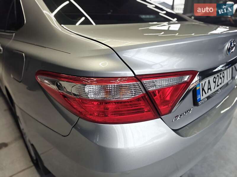 Седан Toyota Camry 2017 в Киеве