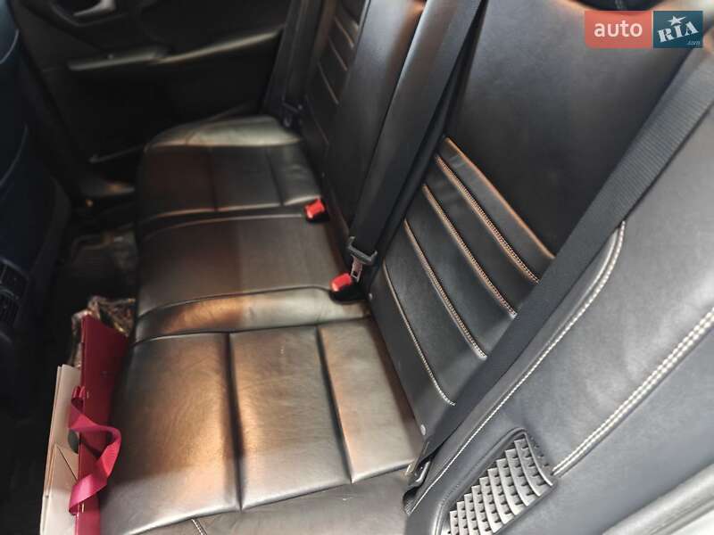 Седан Toyota Camry 2017 в Киеве