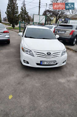 Седан Toyota Camry 2010 в Горішніх Плавнях