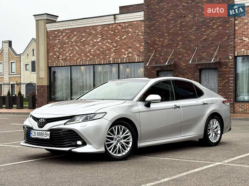 Седан Toyota Camry 2017 в Киеве фото 5 Седан Toyota Camry 2017 в Киеве