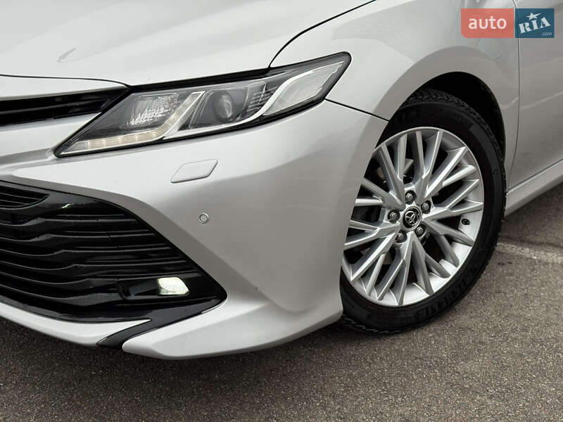 Седан Toyota Camry 2017 в Киеве фото 23 Седан Toyota Camry 2017 в Киеве