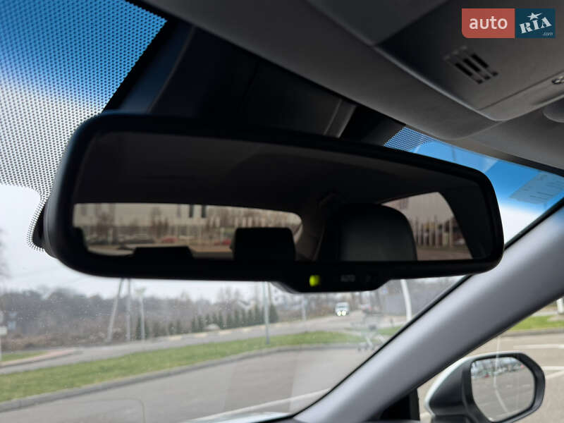 Седан Toyota Camry 2017 в Киеве фото 40 Седан Toyota Camry 2017 в Киеве