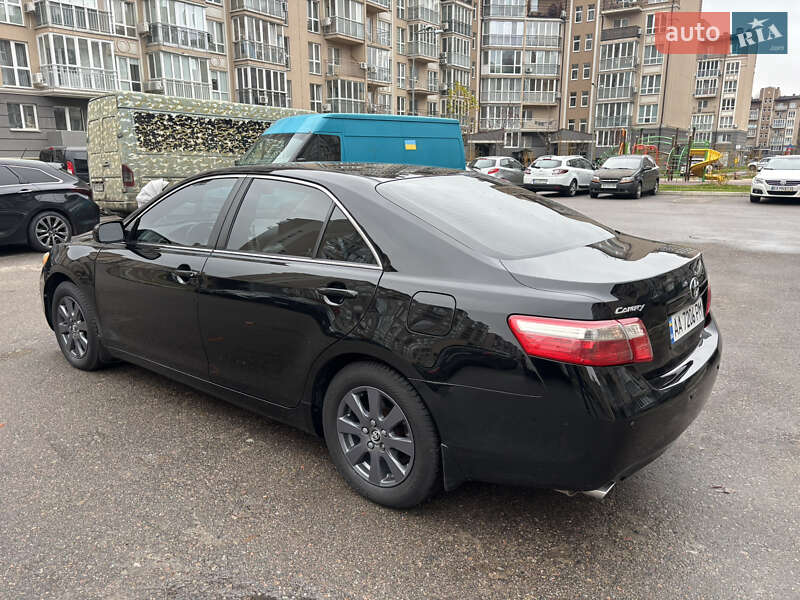 Седан Toyota Camry 2007 в Киеве