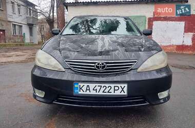 Седан Toyota Camry 2005 в Киеве