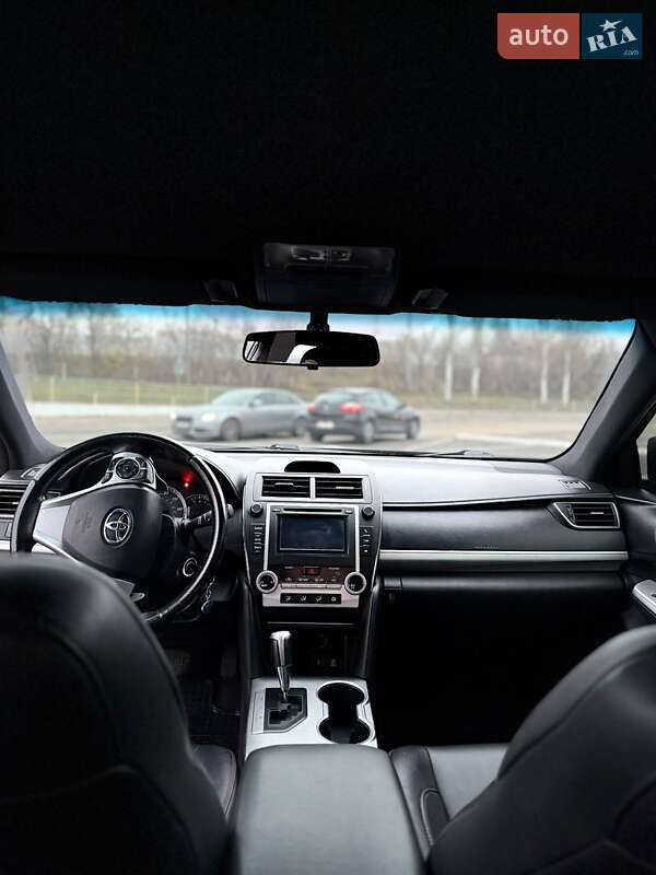Седан Toyota Camry 2013 в Киеве