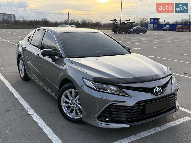 Седан Toyota Camry 2021 в Кропивницком