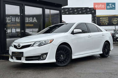 Седан Toyota Camry 2012 в Харкові