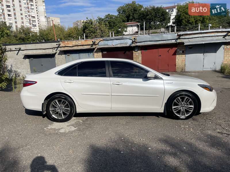 Седан Toyota Camry 2017 в Киеве