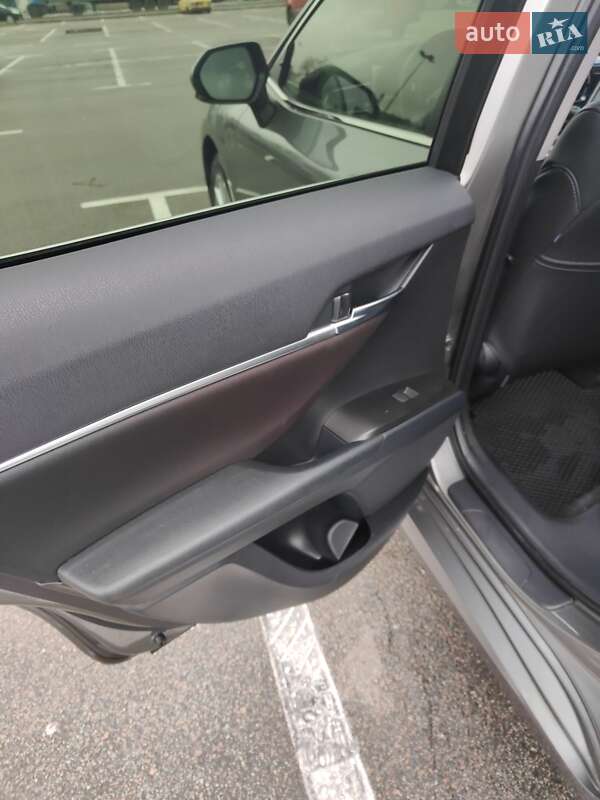 Седан Toyota Camry 2023 в Киеве фото 11 Седан Toyota Camry 2023 в Киеве