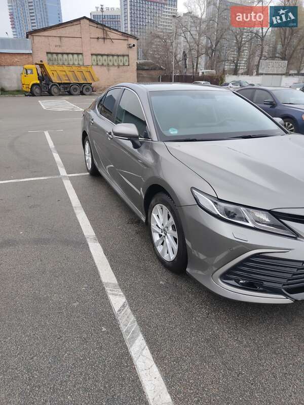 Седан Toyota Camry 2023 в Киеве фото 2 Седан Toyota Camry 2023 в Киеве
