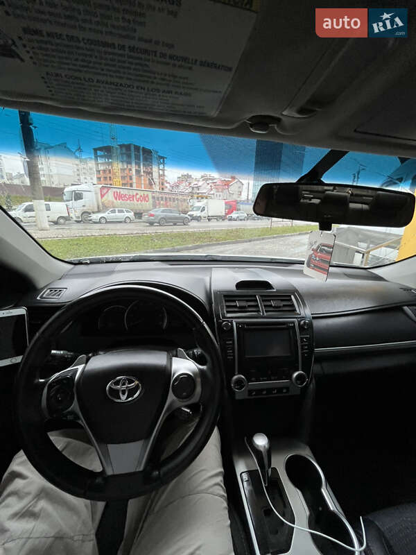 Седан Toyota Camry 2013 в Тернополі