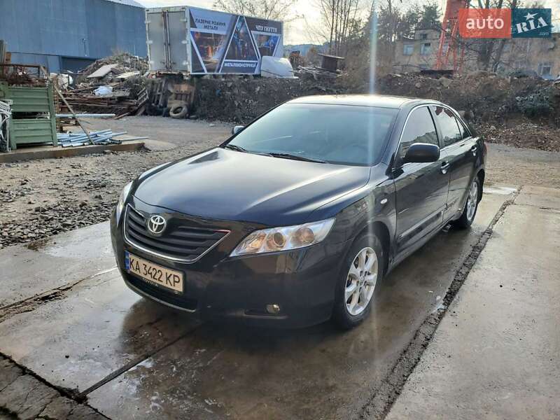 Седан Toyota Camry 2007 в Киеве