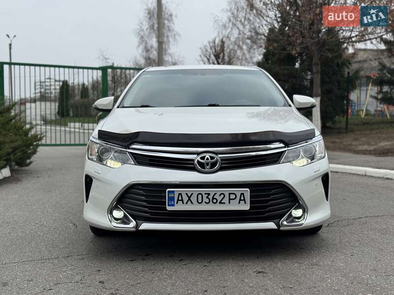 Седан Toyota Camry 2015 в Харкові