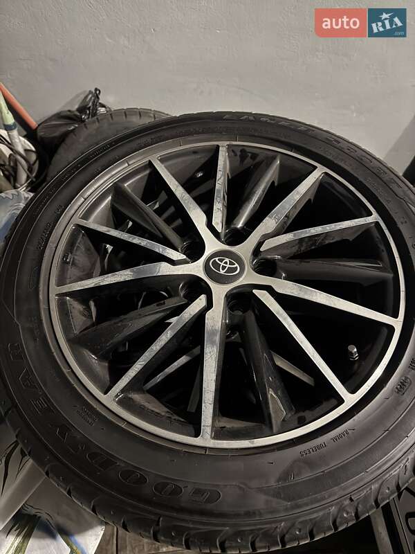 Седан Toyota Camry 2015 в Харкові