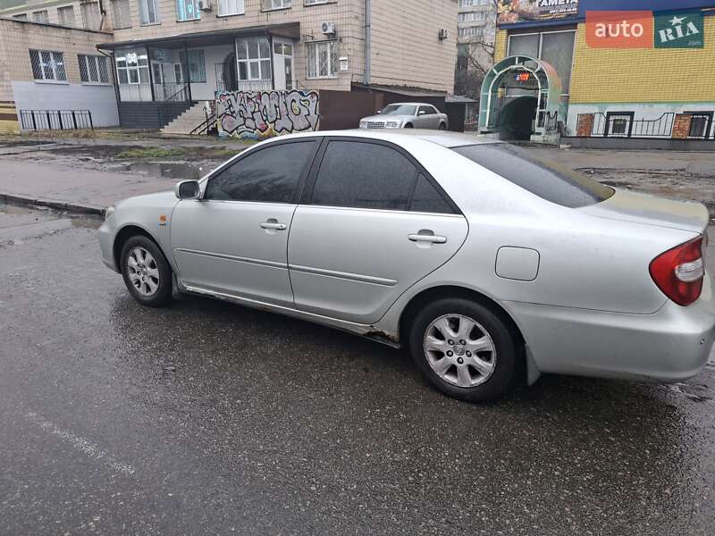 Седан Toyota Camry 2003 в Киеве