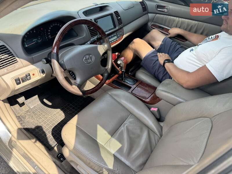 Седан Toyota Camry 2003 в Киеве