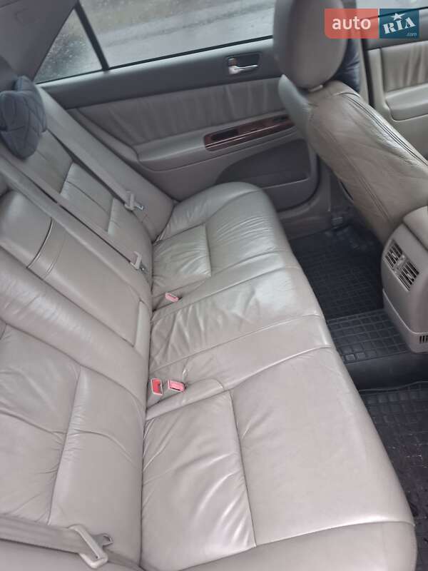 Седан Toyota Camry 2003 в Киеве