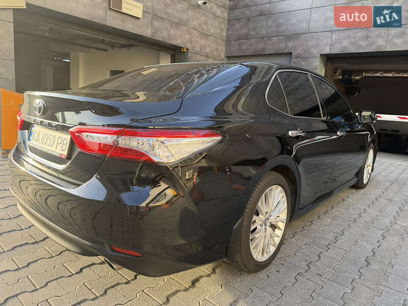 Седан Toyota Camry 2018 в Киеве фото 25 Седан Toyota Camry 2018 в Киеве