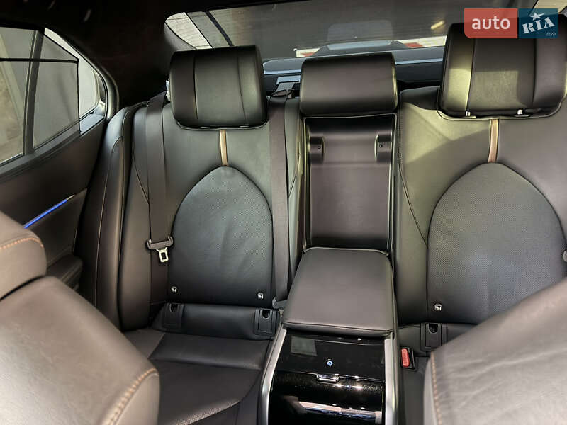 Седан Toyota Camry 2018 в Киеве фото 41 Седан Toyota Camry 2018 в Киеве