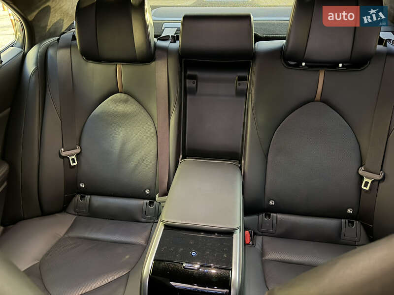 Седан Toyota Camry 2018 в Киеве фото 55 Седан Toyota Camry 2018 в Киеве